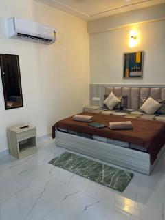 Signature Flat 2 Rooms 2 washrooms Parking Lift Tapovan - 0
