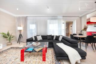 Top-floor 97m2 2BR - Balcony - 2 parking spaces - 2