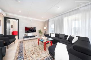 Top-floor 97m2 2BR - Balcony - 2 parking spaces - 1