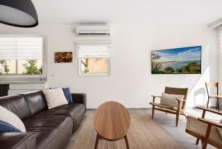 Spacious Quiet 2BR & Parking City Center by FeelHome - 5