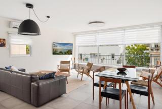Spacious Quiet 2BR & Parking City Center by FeelHome - 0