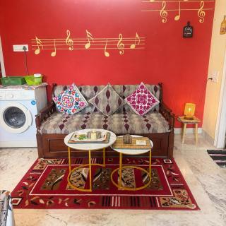 Pet friendly cozy home near EM bypass - 0