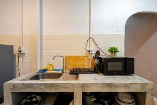 150 sqm Private Townhome l 5-Min Walk to BTS - 2