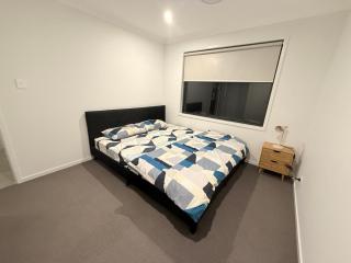 Spacious Bedroom - 0