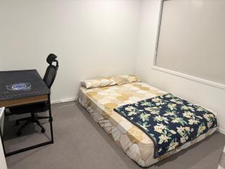 Spacious Bedroom - 6