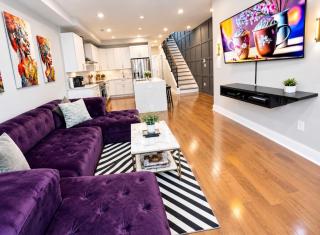 Upscale 3BDR Penthouse with Rooftop TV and Stunning Capitol and Monument Views Near Popular H Street Corridor Parking Included Free Cancellation - 0