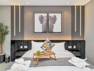 Amazing 2BR Apartment in Paramount Hotel Midtown, 64th-Floor Infinity Pool & Burj Khalifa Views - 8