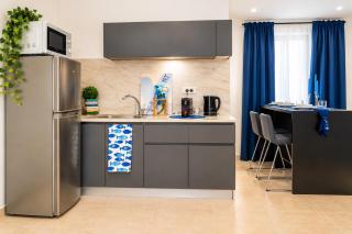 Navy Luxury Apartment - 3