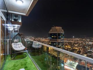 Amazing 2BR Apartment in Paramount Hotel Midtown, 64th-Floor Infinity Pool & Burj Khalifa Views - 3