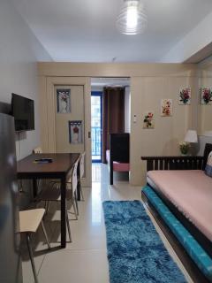 Staycation Infront of Moa Sea Residences Tower A Near Dfa Macapagal, NU Moa, PICC, World Trade, Star City, Ayala Mall, Parqal Mall, NAIA 1,2,3 - 7