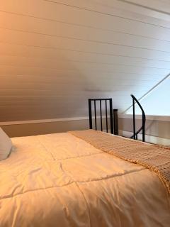 Modern Chalet 8 Min to Holiday Valley Sleeps 6 - 0