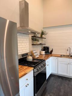 Modern Chalet 8 Min to Holiday Valley Sleeps 6 - 6