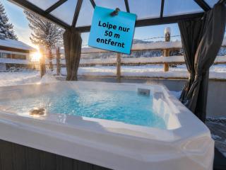 Chalet Reit im Winkl - Privater Whirlpool und Sauna, Loipe in 50 m, Wanderwege ab der Haustür, Kamin, für Familien und Gruppen bis 10 Gäste, Hunde kostenfrei, Chiemgau - 0