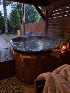 ,,Leśna Przygoda"-Prywatny domek Z BALIĄ JACUZZI W CENIE - 9