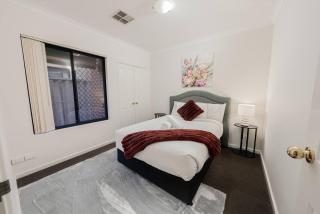 Luxe Innaloo Retreat Super Fast Wi-Fi - 2