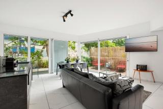 Coastal 2BR Duplex Garden Retreat - 9