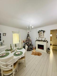 White Cozy Apartment - 0