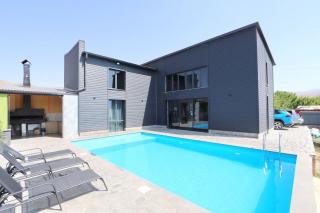 Pool House FURNISHED - 2