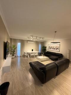 Luxury Stay in Rehab City - 8