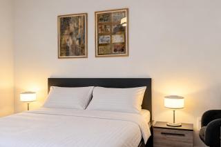 Central House - Spacious 3BDR with private Yard - 7