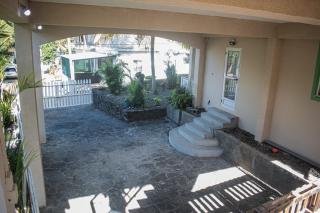 Maison tropicale avec une espace terrasse et bar - 5