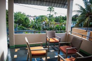 Maison tropicale avec une espace terrasse et bar - 4