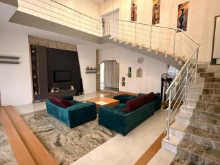 Luxury Comfort Duplex Villa, Beautiful City View - 8