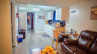 Lovely Two Bedroom Home- Close to DT Greenfield - 9
