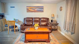 Lovely Two Bedroom Home- Close to DT Greenfield - 8