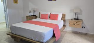 Room for 2 with large pool and close to La Playita - 4
