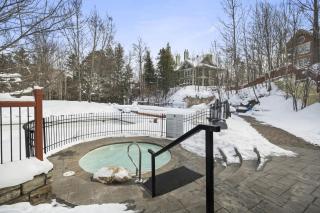 Les Eaux Bright 3BR Steps from Pool and Hot Tub - 4