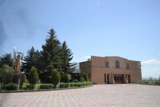 Ոսկե Բլուր - 8