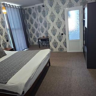 Family Hotel - 3