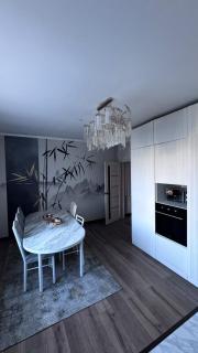 10 House - 2