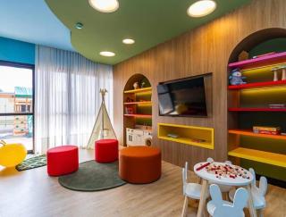 High-end apartment with gym and co-working space - 3