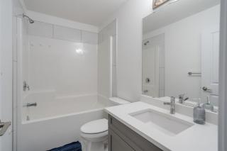 Spacious 1Bedroom Duplex in Cy Becker - 8