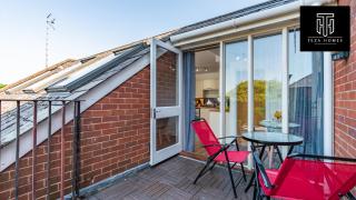 Beautiful Flat - Town Centre - Sleeps 4 - Netflix - Smart TV's By Teza Homes Serviced Accommodations - 5