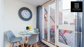 Beautiful Flat - Town Centre - Sleeps 4 - Netflix - Smart TV's By Teza Homes Serviced Accommodations - 2