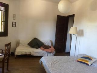Big and shiny bedroom - 7