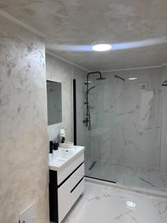 Ivory Elegance Studio - 2