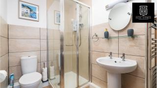 Beautiful Flat - Town Centre - Sleeps 4 - Netflix - Smart TV's By Teza Homes Serviced Accommodations - 6