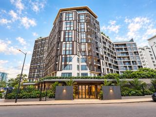 Unique View Apartments at Loxwood House - 9