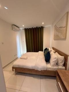 Unique View Apartments at Loxwood House - 2