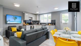 Elegant - Near Stonehenge - Free Parking - Sleeps 6 - Netflix - Smart TV's By Teza Homes Serviced Accommodations - 9