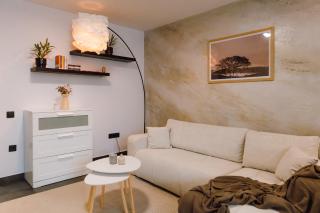 Glow Apartment Aleea Carpati Med & Sport - 8
