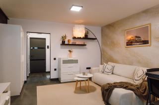 Glow Apartment Aleea Carpati Med & Sport - 3