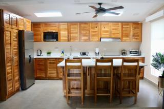 Secure 1BD Villa Pool, AC, WiFi & Walk to Beach - 7