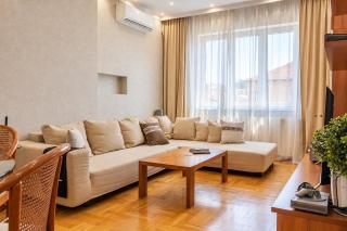 Grand Patriarh near Vitosha Blvd with Parking - 2