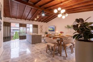 Casa Bonita Laureles - Jacuzzi & AC - 1