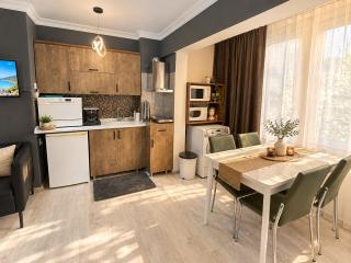 Luxury and Comfort in Central Alsancak Perfect for Groups or Families - 5